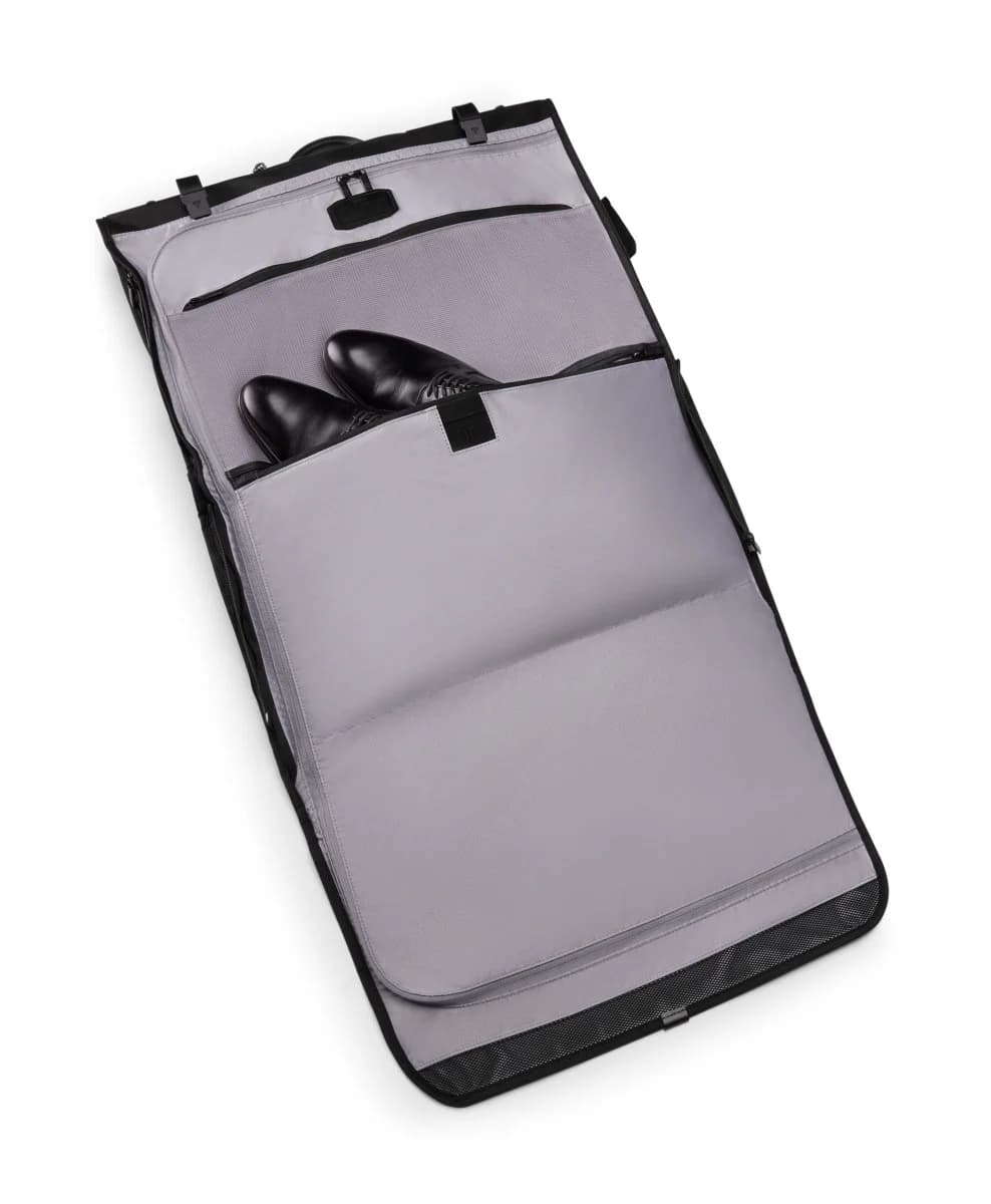 TUMI ALPHA-TRI-FOLD GARMENT BAG